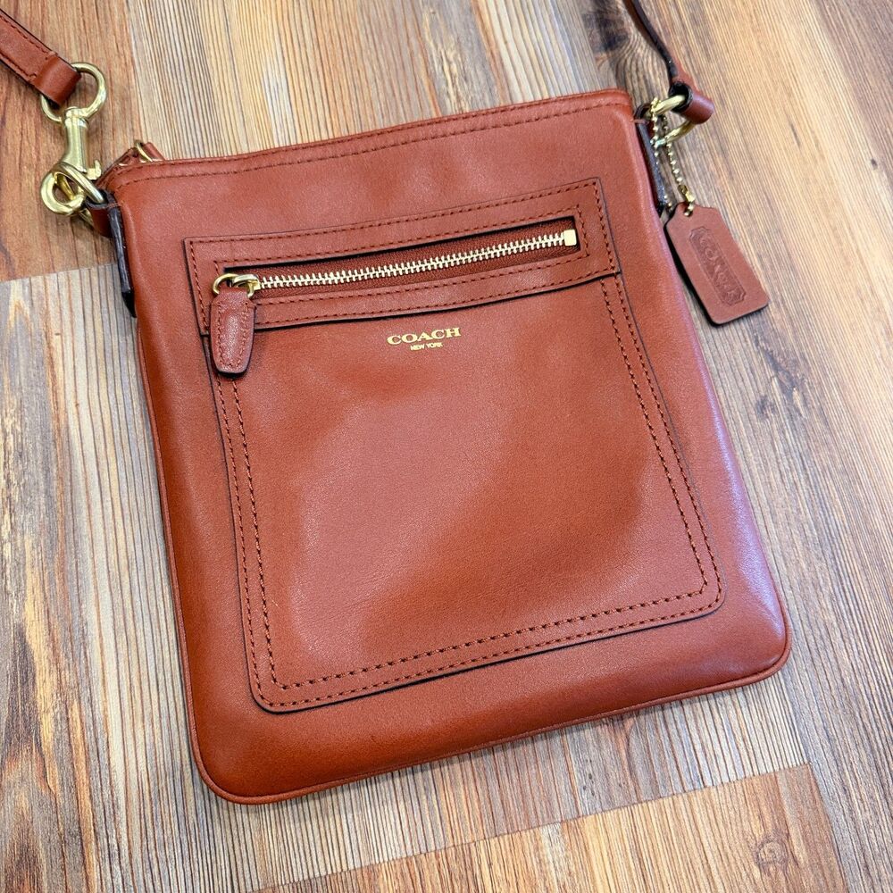 Coach Legacy Leather Swingpack Crossbody Bag British Tan Cognac - Picture 3 of 12